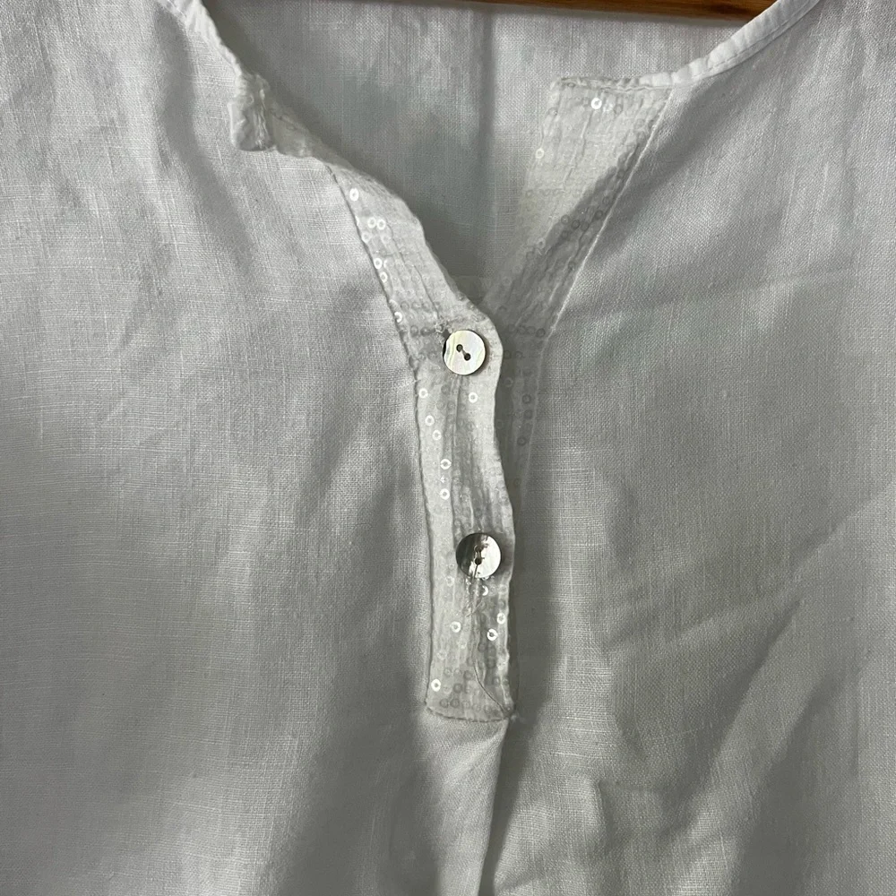 White Linen 3/4 Sleeve Boxy Blouse with Mandarin Collar - Picture 3 of 12